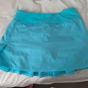 Lululemon kids skirt.
